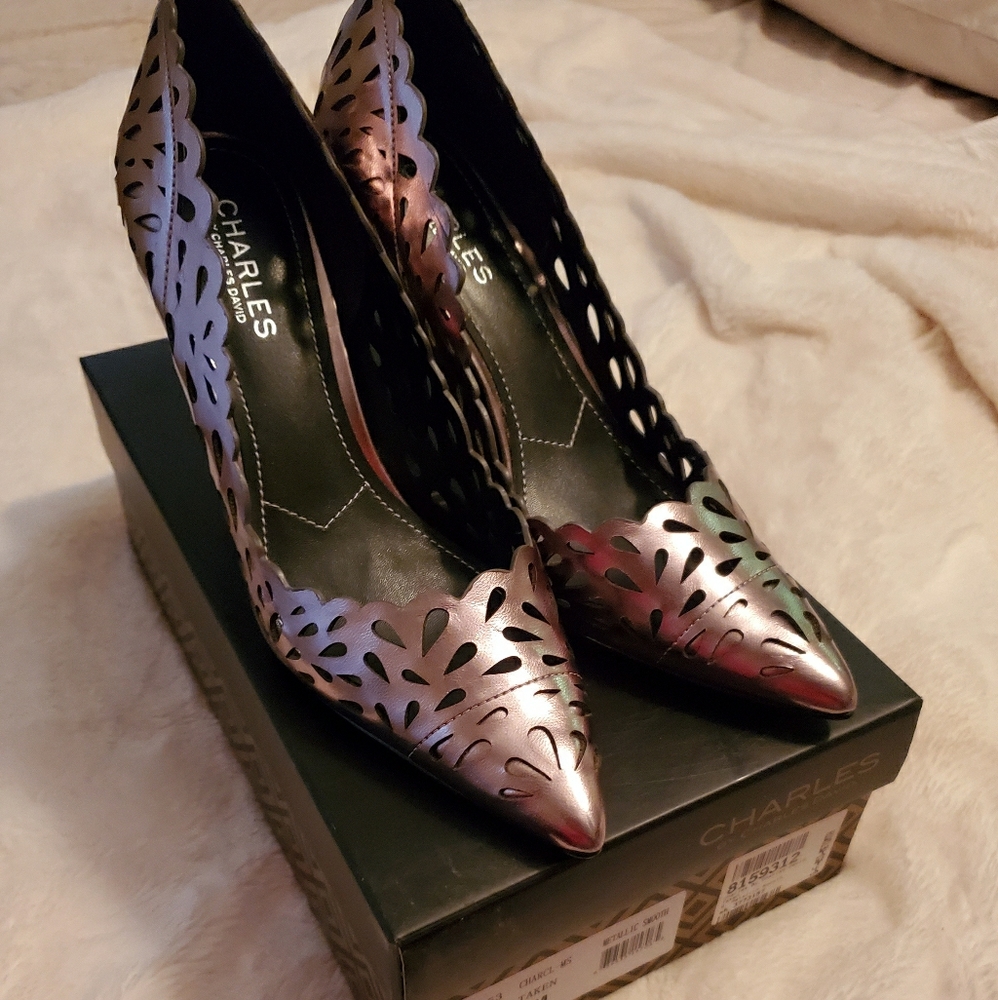 Brushed nickel lattice pumps leather